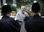 Britiske muslimer ønsker bedre plads til at dyrke troen, men også bedre integration i det øvrige samfund.   Foto: Stefan Rousseau 