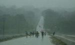 Byen Gabaldon i det nordlige Filippinerne er hårdt ramt af regn, mens den en tyfon hurtigt nærmer sig. - Foto: AP 