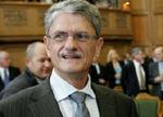 Mogens Lykketoft har leveret en peptalk til sine mismodige kolleger i den socialdemokratiske folketingsgruppe. - Foto: Thomas Sjørup 