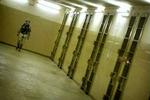 Anklagerne om tortur begyndte at rulle efter offentliggørelsen af billederne af mishandlede fanger i Abu Ghraib-fængslet. - Arkivfoto: AP 