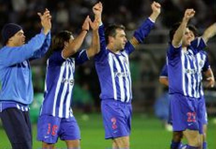 Porto har haft en god uge. Tirsdag sikrede klubben sig akkurat videre deltagelse i Champions League, og søndag vandt holdet Intercontinental Cup. - Foto: AP 