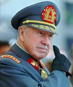 Chiles tidligere diktator Augusto Pinochet slipper for husarrest. - Foto: AP 