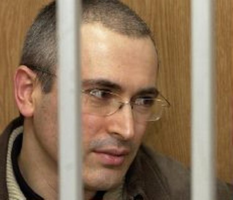 Yukos' tidligere koncernchef, Mikhail Khodorkovskij, sidder fortsat fængslet. - Foto: AP 