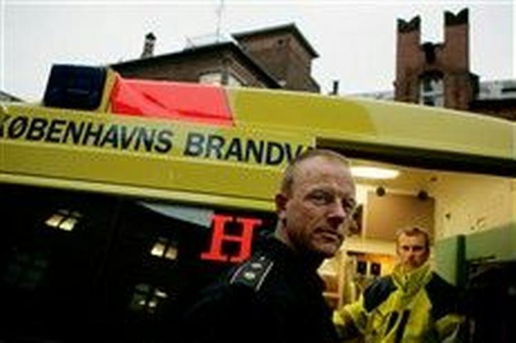 Sikkerhedsleder Jens Jäpelt (tv) og sikkerhedsrepræsentant Bjarne Skov Pedersen fra Københavns Brandvæsen siger stop. Nu vil de have overblik over, hvor tit de oplever trusler og vold i arbejdstiden.   Foto: Mads Nissen 