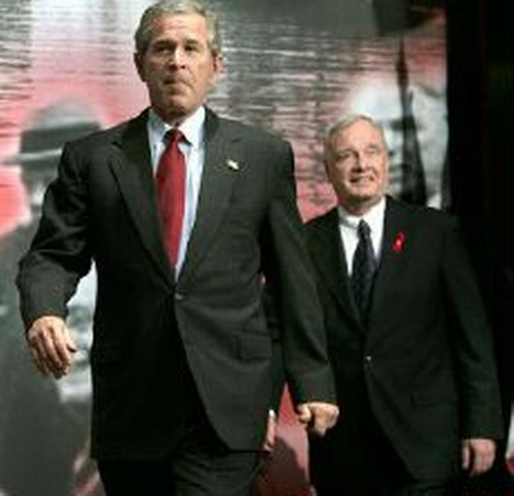 Bush på besøg i Canada. Nu kan også tyskerne se frem til at få besøg fra USA's førstemand. - Foto: AP 