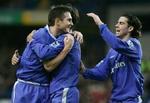 Chelseas Frank Lampard, til venstre, jubler med holdkammeraterne efter sin scoring. - Foto: AP 
