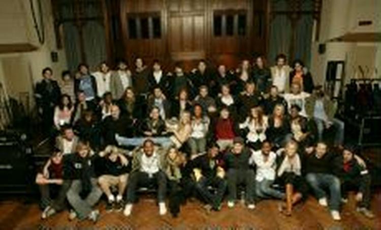 Band Aid 20-holdet i studiet i november. - PR-foto 
