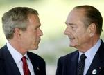 Sidst Bush og Chirac mødtes var ved en mindehøjtidelighed for D-Dagen 6. juni 2004. - Foto: AP 