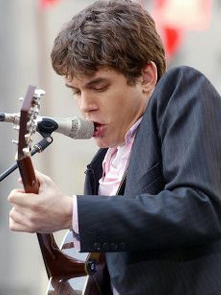 John Mayer var ikke velkommen på sin gamle skole i Connecticut. - Foto: AP 