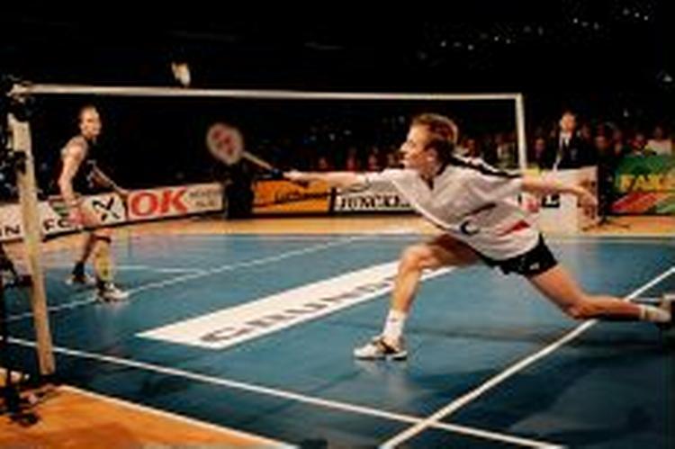 Peter Gade (t.h.) og Kenneth Jonassen leverede 82 minutters blændende badminton, da de afgjorde mændenes herresingle finale i Copenhagen Masters. Tre sæt blev det til, inden Gade kunne trække sig tilbage som vinder.   F 
