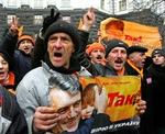 Lederen af den 'orange revolution' Viktor Jusjtjenko har erklæret sig som vinder. 