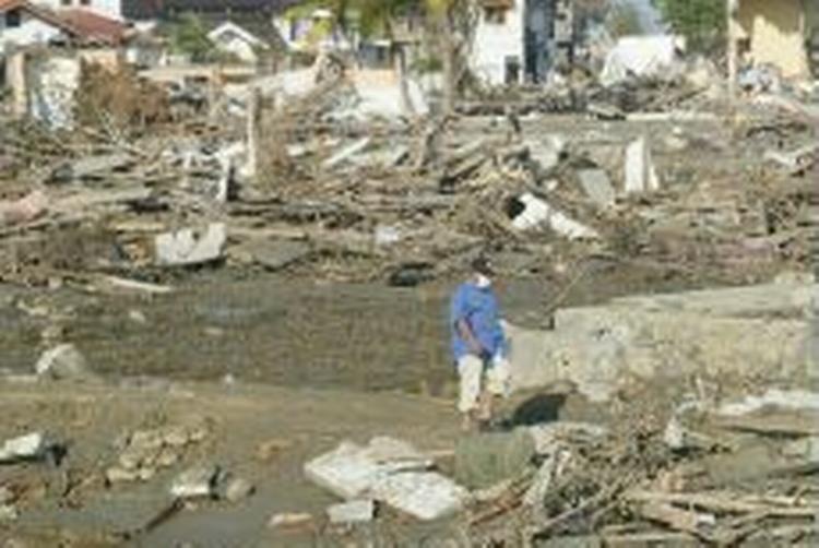 Aceh-provinsen på Sumatra er blandt de hårdest ramte områder efter flodbølgen. - Foto: AP 