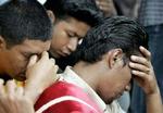 Trods tusindvis af dræbte får indbyggerne i Aceh ikke fred for krigen. - Foto: AP 