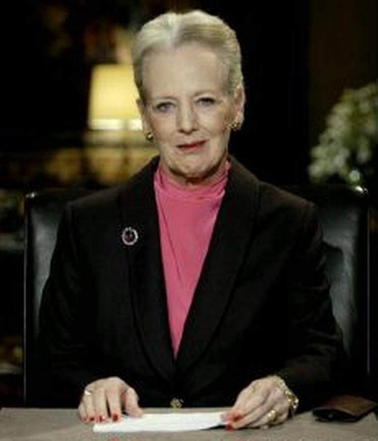 »Lad os ikke kun tænke på vore egne tab, men også på de mange tusinde mennesker, som nu må se hele deres tilværelse slået itu«, sagde dronning Margrethe. - Foto: Jens Dige/Polfoto 