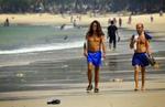 Foto fra strand i det sydlige Thailand, en uge efter flodbølgen ramte. - Foto: AP 