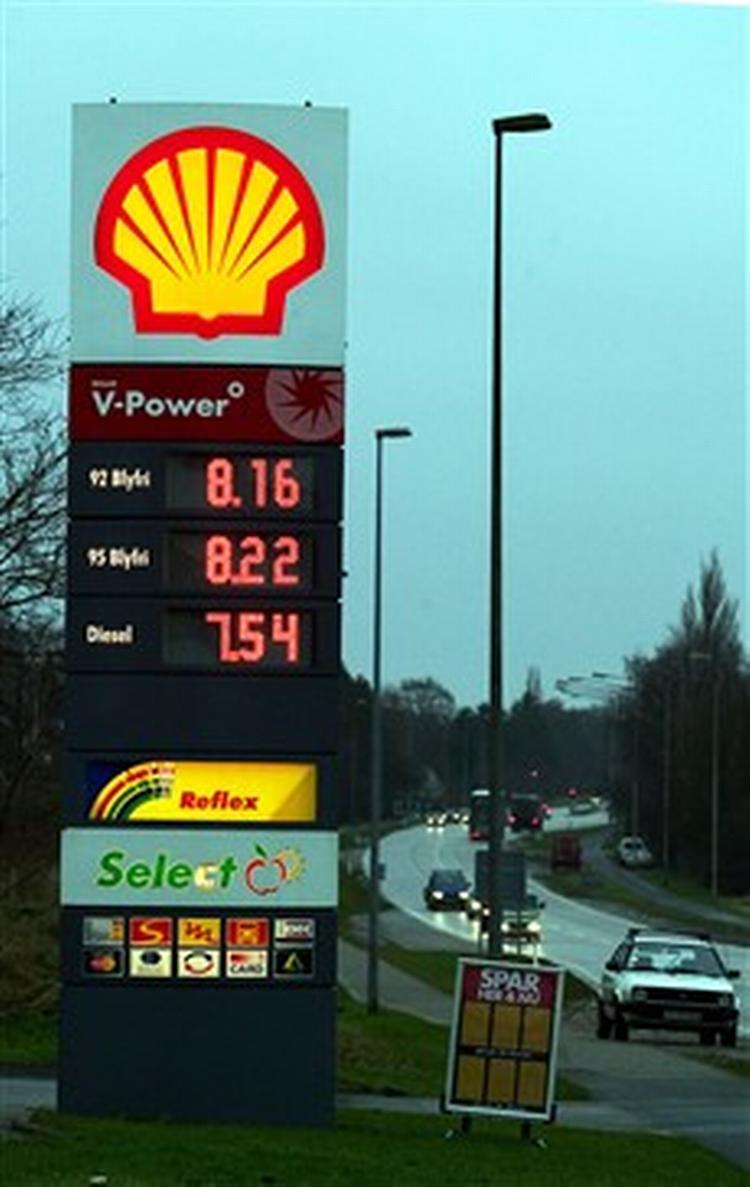 Den officielle listepris har en forskel på ca. 60 øre mellem benzin og diesel. Men det vender priskrigen op og ned på, og derfor er det svært at udregne den mulige økonomiske fordel ved en dieselbil. - Foto: Klaus Holsting 