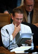 Man skulle tro, at skatteminister Kristian Jensen her sidder med firmaet Metrics pressemeddelelse.   Arkivfoto: Finn FrandsenA! 