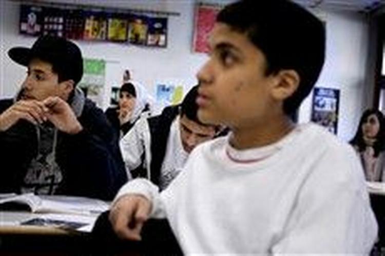 På Hellig Kors Skole på Nørrebro forsøger man at løfte alle elever fagligt. Men med 85 procent tosprogede kan det ikke lade sig gøre at nå landsgennemsnittet, siger lærerne.   Foto: Thomas Borberg 