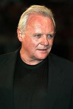 Anthony Hopkins bliver butler i den nye filmatisering.   Fotos: Nicolas Khayat/AP og Graham Whitby Boot/Allstar 