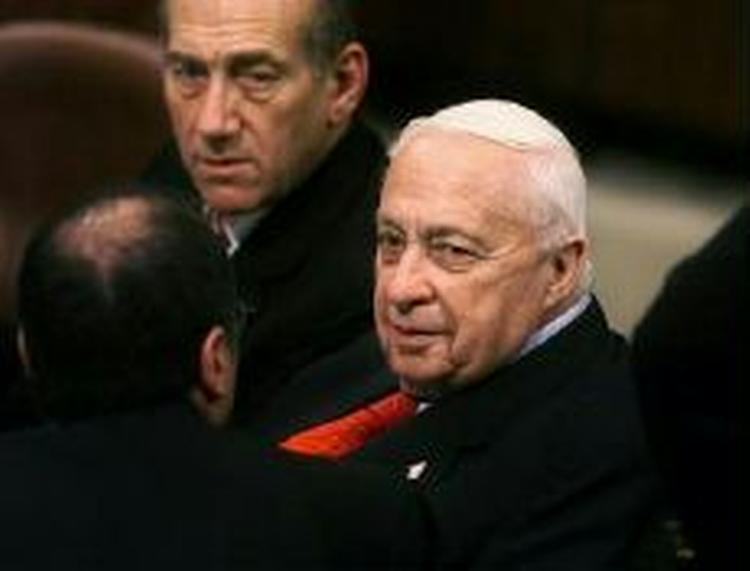 Sharon mener efter gårsdagens angreb ikke, at Abbas besidder nogen ægte vilje til at bekæmpe terror. - Foto: AP 