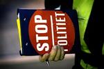 Mere end 1,2 millioner kroner må knap 2.500 danskere lægge i statskassen, fordi de i ugens løb kørte uden lys, over for rødt, i fodgængerfeltet, mod ensretningen eller begik andre færdselsforseelser.   Foto: Je 