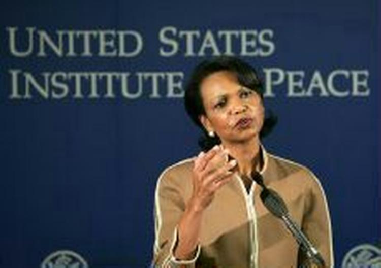Condoleezza Rice skal afløse Colin Powell som USA's udenrigsminister. Men først skal hun grilles i senatet. - Foto: AP 