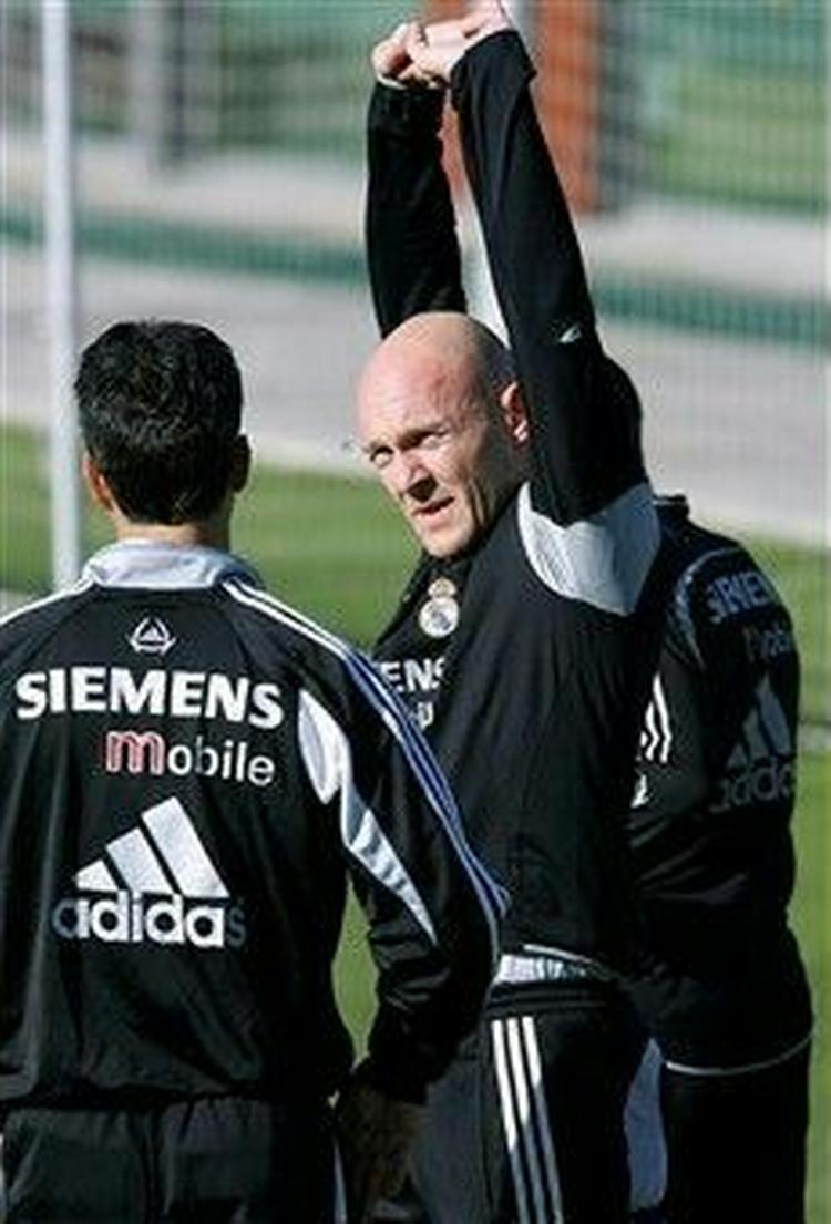Gravesen får formentlig den første hele kamp onsdag. - Foto: AP 