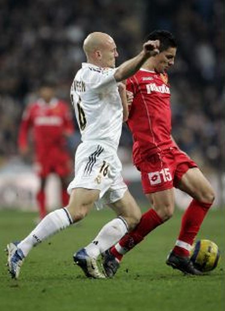 Thomas Gravesen er i startopstillingen, når Real Madrid onsdag aften møder Valladolid i pokalturneringen. - Foto: AP 
