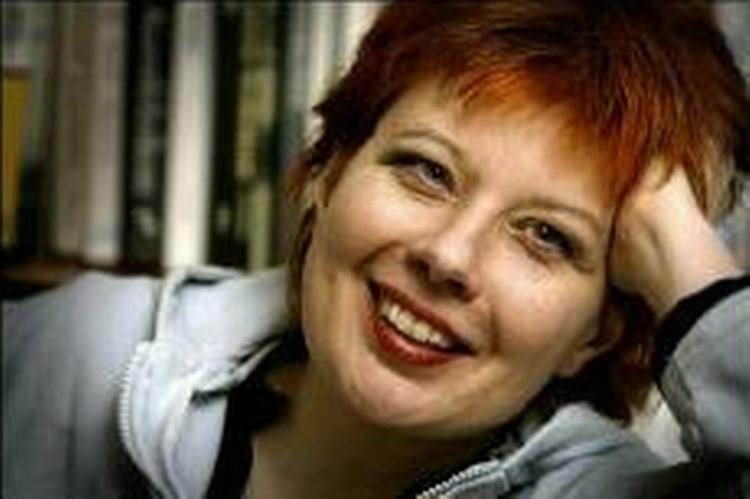 SPROGMAGIKER. Folks forestilling om, at de skal forstå noget, gør, at nogle finder hendes bøger svære at læse, mener Preisler. Den bedste læsning er den umiddelbare oplevelse med alle sanser.   Foto: Morten Langkilde 