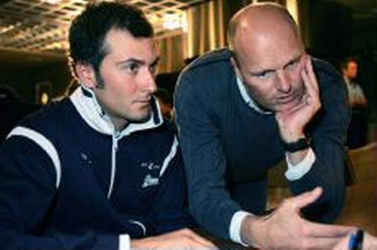 Ivan Basso (tv) kører udelukkende for at vinde fastslår Bjarne Riis. - Arkivfoto: Erik Kragh 
