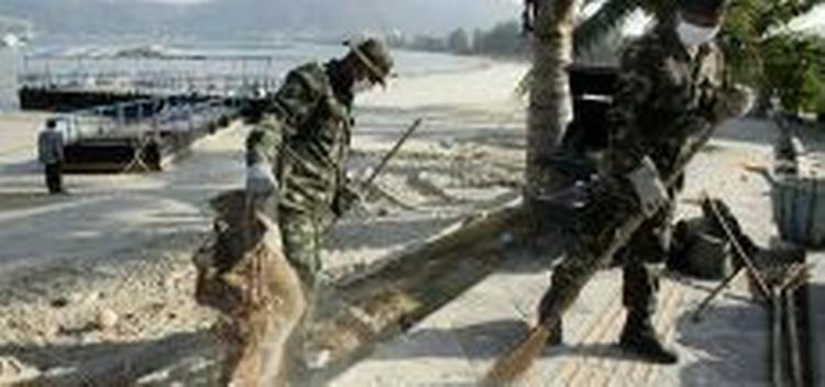 I Thailand mistede mere end 5.300 mennesker livet under katastrofen. Siden flodbølgerne har de thailandske myndigheder i samarbejde med internationale eksperter arbejdet hårdt på at få ligene identificeret. - Arkivfoto: AP 