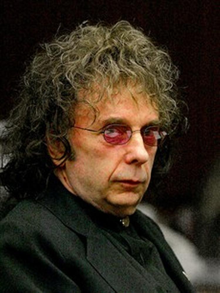 Den verdenskendte producer Phil Spector er fortsat anklaget for mordet på skuespilleren Lana Clarkson.   Foto: Nick Ut/AP 