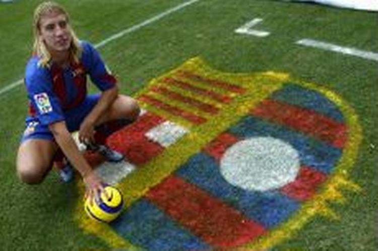 Den 20-årige argentiner Maxi Lopez skal spille de kommende fem sæsoner i Barcelona. - Foto: AP. 