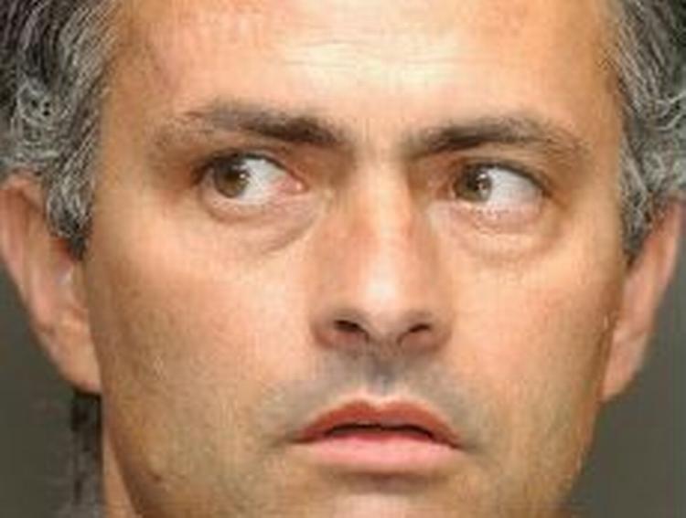 José Mourinho satser på at bringe mesterskabet til Chelsea. - Foto: AP 