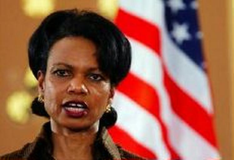 Rice under pressemødet i Storbritannien. - Foto: AP 