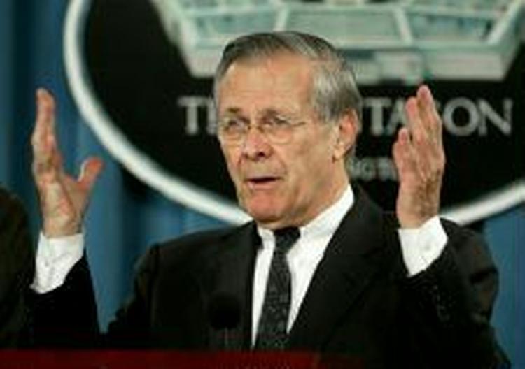 Forsvarsminister Donald Rumsfeld har ikke hørt generalens bemærkninger og vil ikke blande sig yderligere. - Foto: AP 