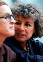 Giuliana Sgrena (th) er blevet kidnappet på åben gade i Bagdad. - Foto: AP 