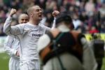 Boltons Kevin Nolan jubler over sejrsmålet, der faldt efter en halv times spil. - Foto: AP 