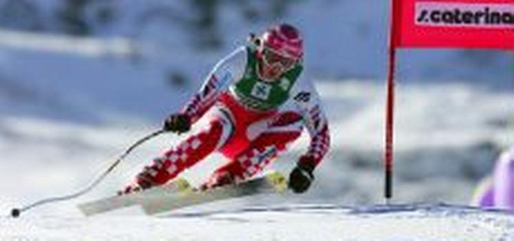 Kroaten Janica Kostelic på vej mod sin anden VM-guldmedalje. - Foto: AP 
