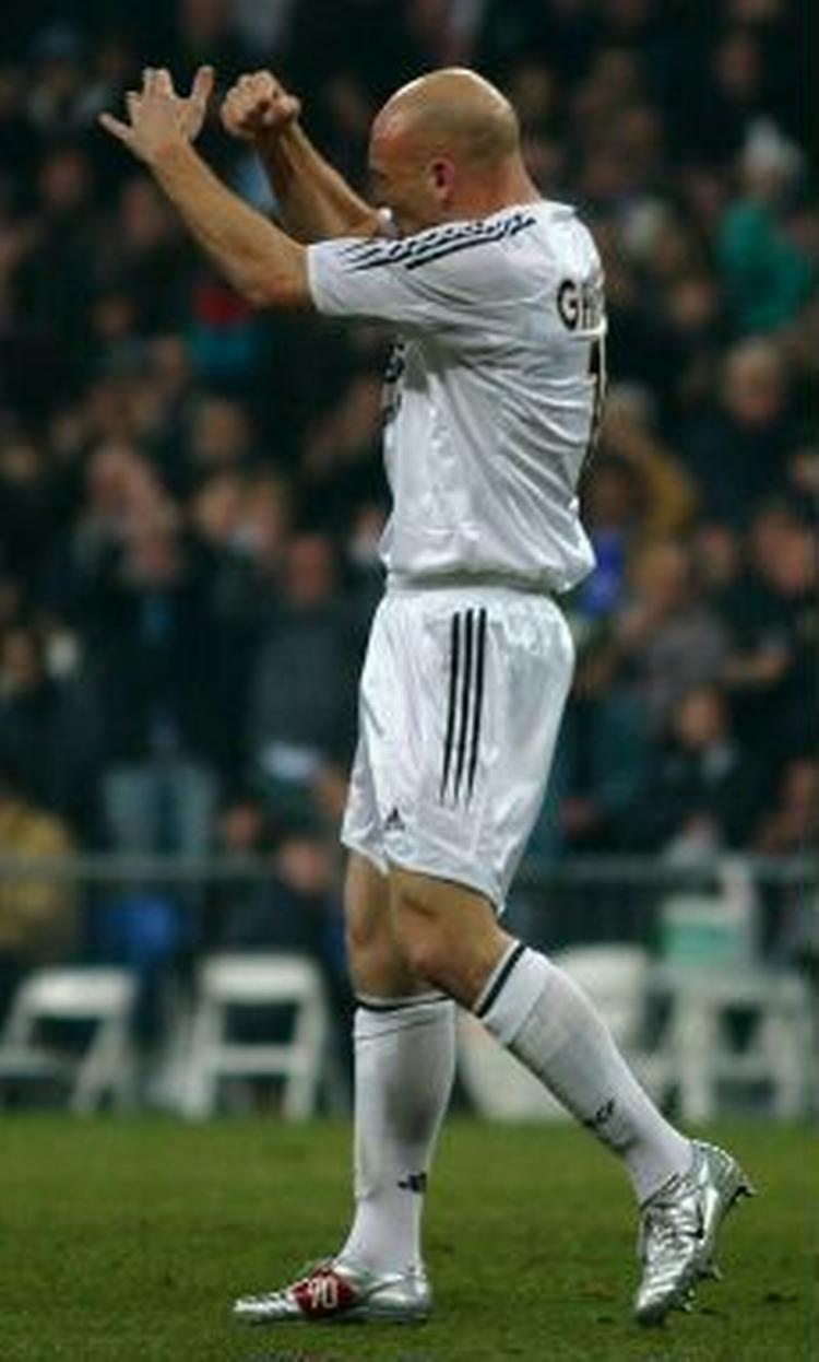 Seks minutter før tid scorede Thomas Gravesen til 4-0 mod Espanyol. - Foto: AP 