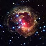 Hubble-rumteleskopet har i de sidste femten år sendt unikke billeder ned til astronomerne på Jorden. Her et af rumteleskopets seneste billeder af støvskyer omkring stjernen V838 Monocerotis. - Foto: NASA, ESA, and The Hubble Heritage Te 