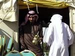 Mændene i Saudi-Arabien får lov til at øve sig på lokalt demokrati.   Foto: Hasan Jamal/AP 