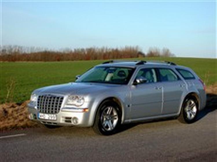 Chrysler 300 C - nu også som stationcar og med V8-power. Foto: Chrysler 