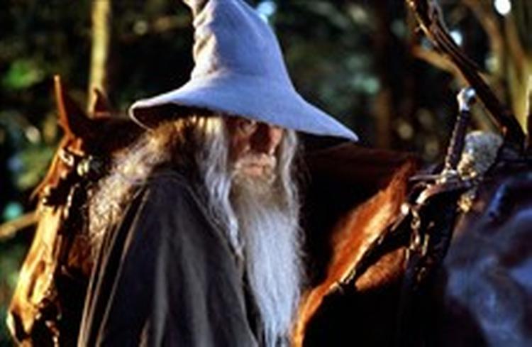 I den oprindelige danske oversættelse af  Hobbitten  er det ikke helt klart, om Gandalfs hat er blå eller sort. Ifølge den første  Ringenes herre -film fra 2001 burde der dog ikke herske nogen tvivl.   Foto: Pierre Vinet 