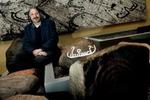 BRONZEBEUNDREREN. Forskeren Flemming Kaul har bl.a. studeret denne helleristning, som forestiller et skib med et soltegn. Hans Værk om 'Bronzealderens religioner' udgives om nogle uger.   Foto: Jacob Ehrbahn 