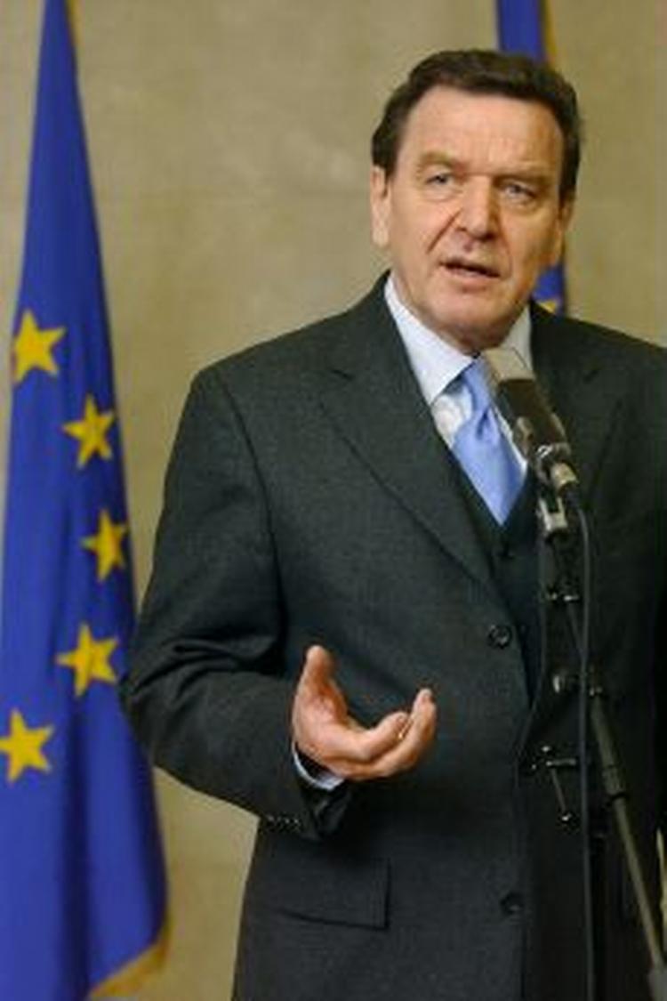 Schröders reformplaner bliver modtaget med skepsis af NATO's generalsekretær, EU og USA. - Foto: AP 