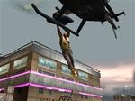Hvis en helikopter kommer tæt nok på jorden, kan du kapre den og bruge den mod fjenderne. Grand Theft Auto har sat sine tydelige spor. 