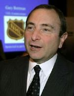 NHL s ligasekretær Gary Bettman som har stået fast i lønkonflikten med spillerne. - Foto: AP 