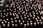 Flere hundretusinde mennesker fulgte den tidligere libanesiske ministerpræsident Rafiq Hariri til graven. - Foto: AP 