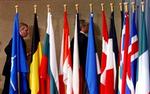 Bush og NATO-generalsekretær Jaap de Hoop Scheffer forlader en fælles pressekonference i Bruxelles. - Foto: AP 